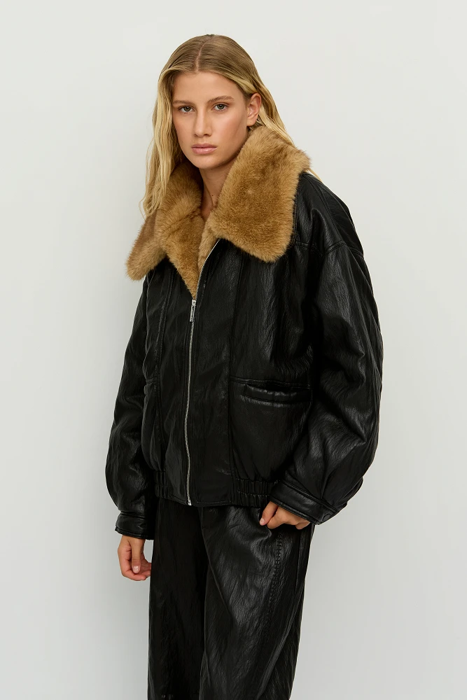 Abrigo BSB cuero bomber negro