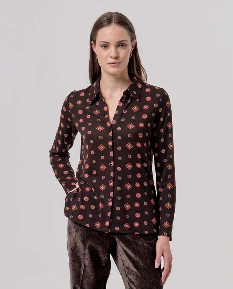 Camisa Surkana chocolate puntos